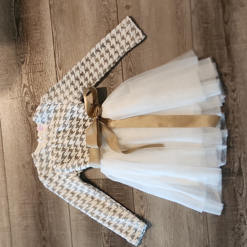Girls Dress  ** must See measurements for sizing( eliminated about a 6x)